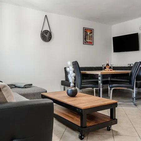 Apartmant Jurcevic 1 By Interhome * 维尔